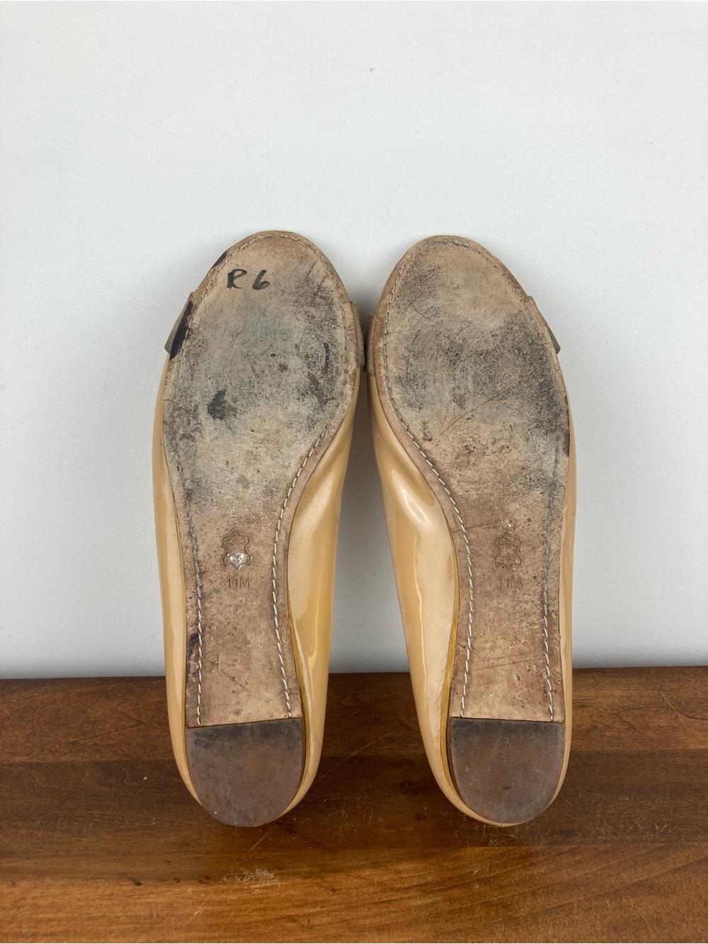 Tory Burch Trudy Open Toe Flats Patent Peep Toe Bow Gold Beige Women’s Size 11M. - Picture 11 of 15